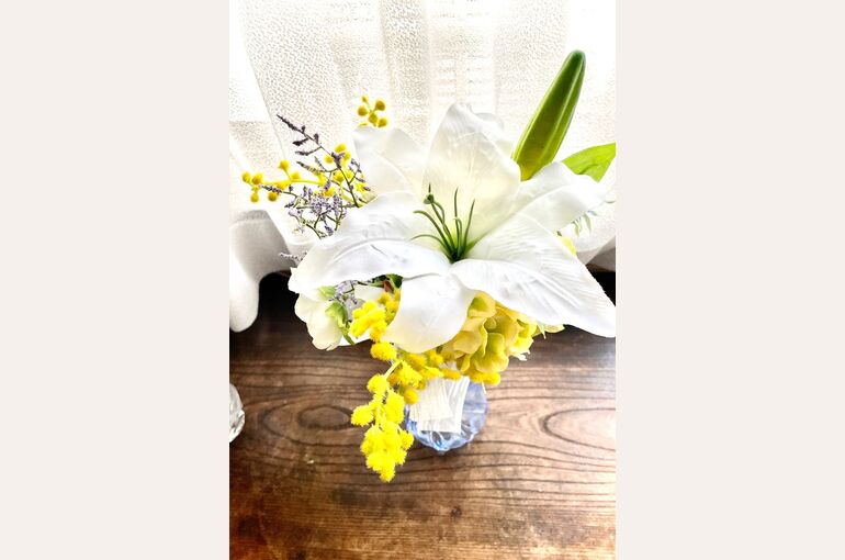 黄色のお供えのお花