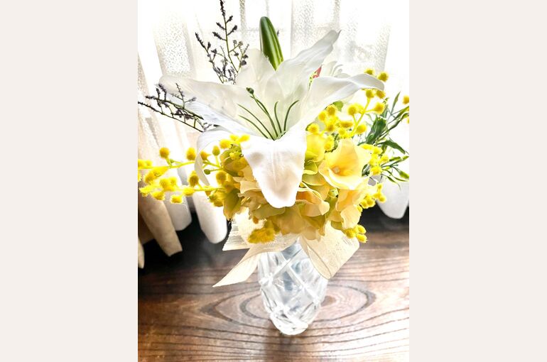 黄色のお供えのお花