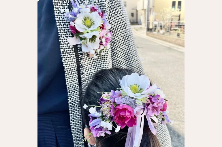 親子お揃いの花飾り